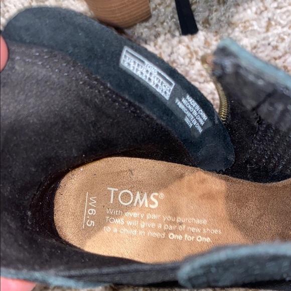 Tom’s Black Peep-Toe Ankle Boots - Picture 6 of 7